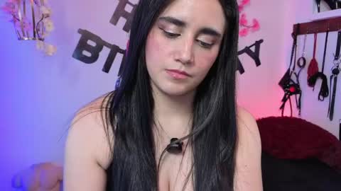 elowen_halley1 online show from 19, 4, 2026