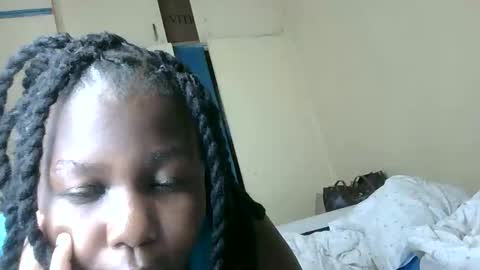 Snapshot of elvier_pretty chatting on 18, 10, 2025 flo online show from 18, 10, 2025