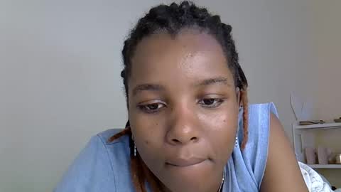 Snapshot of elvier_pretty chatting on 2, 11, 2025 flo online show from 2, 11, 2025