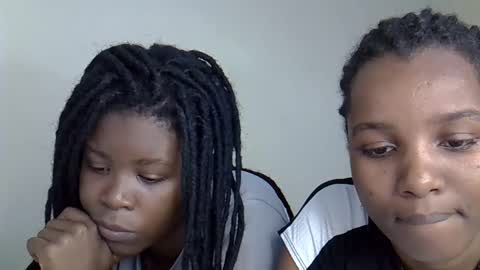 Snapshot of elvier_pretty chatting on 3, 11, 2025 flo online show from 3, 11, 2025