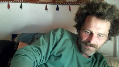 Snapshot of elyjahoye chatting on 13, 10, 2025 elyjahoye online show from 13, 10, 2025