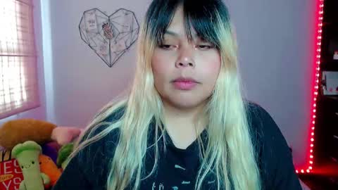 Snapshot of elymoon chatting on 15, 12, 2025 Ely online show from 15, 12, 2025