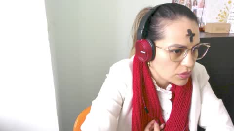 elyra_fox online show from 18, 2, 2026