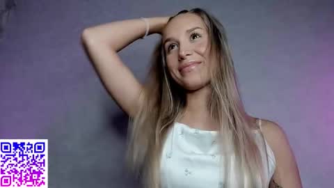 Snapshot of elysia_xo chatting on 3, 10, 2025 Elysia online show from 3, 10, 2025