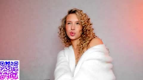 Snapshot of elysia_xo chatting on 7, 10, 2025 Elysia online show from 7, 10, 2025