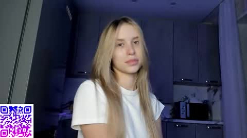 Snapshot of elysia_xo chatting on 10, 10, 2025 Elysia online show from 10, 10, 2025