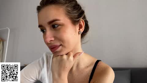 Snapshot of elysia_xo chatting on 19, 10, 2025 Elysia online show from 19, 10, 2025