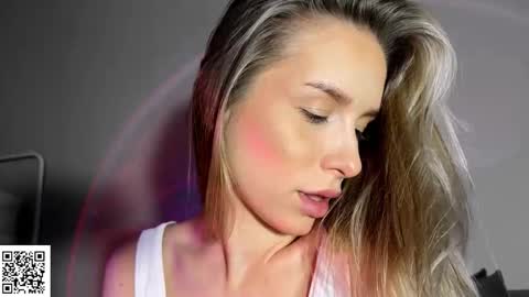 Snapshot of elysia_xo chatting on 19, 10, 2025 Elysia online show from 19, 10, 2025