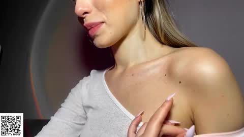 Snapshot of elysia_xo chatting on 23, 10, 2025 Elysia online show from 23, 10, 2025