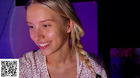 Snapshot of elysia_xo chatting on 10, 11, 2025 Elysia online show from 10, 11, 2025