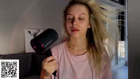 Snapshot of elysia_xo chatting on 26, 11, 2025 Elysia online show from 26, 11, 2025