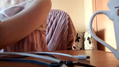 Elza Kom online show from 1, 12, 2025