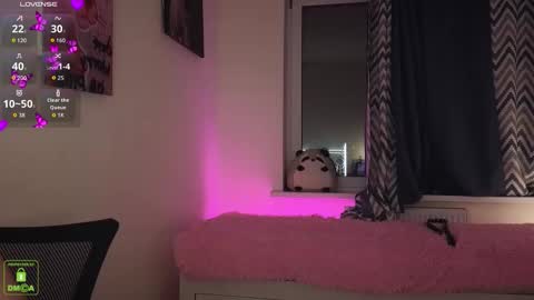 Snapshot of em1l1a chatting on 13, 10, 2025 Em1l1a online show from 13, 10, 2025