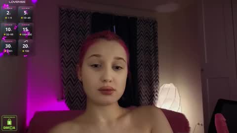 Snapshot of em1l1a chatting on 10, 11, 2025 Em1l1a online show from 10, 11, 2025