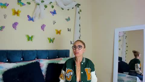 ema garcia  online show from 20, 9, 2025