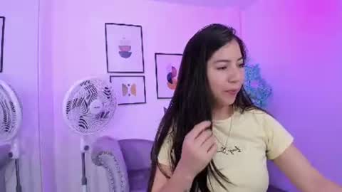 Ema louisx  online show from 12, 12, 2024