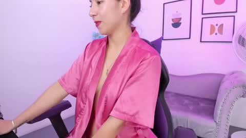 Ema louisx  online show from 22, 1, 2025