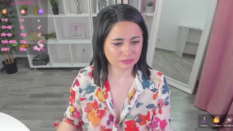 Snapshot of emabrownie chatting on 2, 2, 2025 EmaBrownie online show from 2, 2, 2025