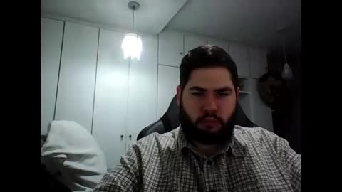 embarrassed_str8_3incher online show from 13, 5, 2026