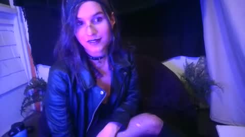 Snapshot of embers_of_eternity chatting on 13, 12, 2024 Ellie online show from 13, 12, 2024