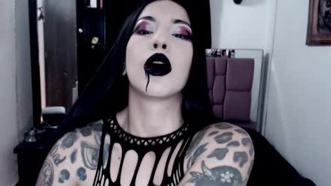 Snapshot of emearld_black chatting on 30, 10, 2025 Emerald Black online show from 30, 10, 2025