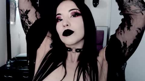 Emerald Black online show from 22, 12, 2025