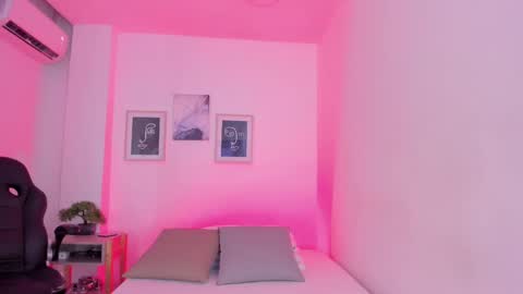 emelie_89 online show from 11, 2, 2025