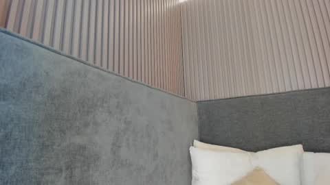 emelie_89 online show from 7, 2, 2026