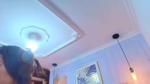 Snapshot of emelie_ch_ chatting on 10, 1, 2025 Emily  online show from 10, 1, 2025