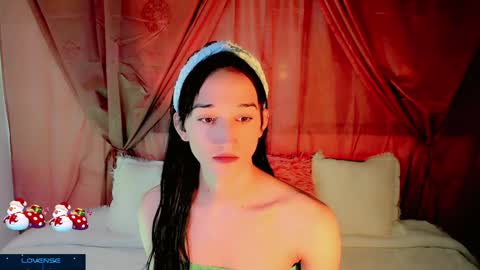 Snapshot of emely_rous chatting on 28, 12, 2024 Emely Rous online show from 28, 12, 2024