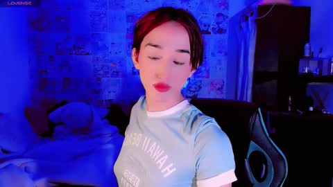 Snapshot of emely_rous chatting on 19, 10, 2025 Emely Rous online show from 19, 10, 2025