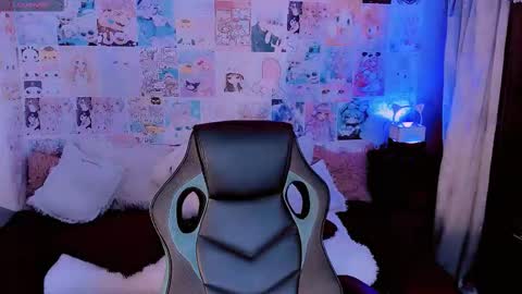 Snapshot of emely_rous chatting on 16, 11, 2025 Emely Rous online show from 16, 11, 2025