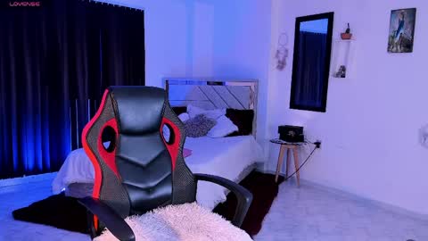 Snapshot of emely_rous chatting on 31, 3, 2026 Emely Rous online show from 31, 3, 2026