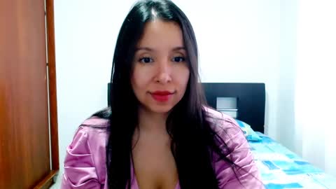 emely_sexx online show from 12, 1, 2025