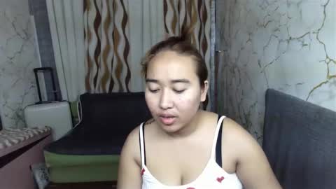 Snapshot of emely_slutxxx chatting on 17, 12, 2025 Emely online show from 17, 12, 2025