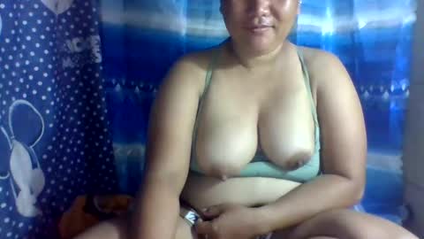 Snapshot of emelybloom123 chatting on 22, 1, 2025 emelybloom123 online show from 22, 1, 2025