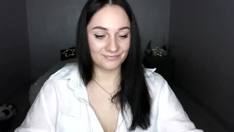 Snapshot of emelyblum chatting on 7, 3, 2025 Emely online show from 7, 3, 2025