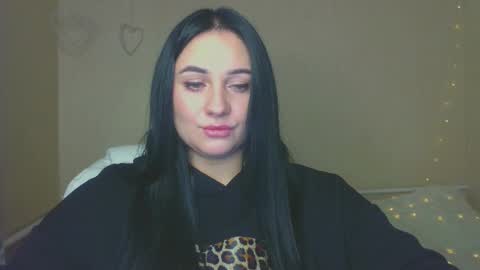 Snapshot of emelyblum chatting on 16, 10, 2025 Emely online show from 16, 10, 2025