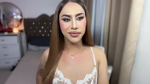 Snapshot of emelywest chatting on 15, 2, 2026 EMELY online show from 15, 2, 2026