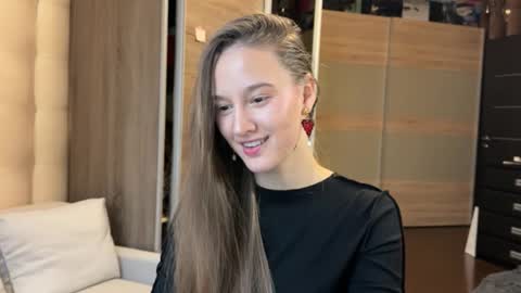 emi__ly online show from 2, 12, 2025