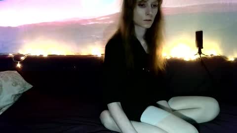 Snapshot of emiblossom chatting on 2, 10, 2025 emiblossom online show from 2, 10, 2025