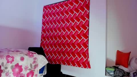 Snapshot of emiily15_ chatting on 24, 9, 2025 Emi online show from 24, 9, 2025