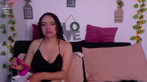 Snapshot of emiily_curly chatting on 5, 5, 2026 Emily online show from 5, 5, 2026