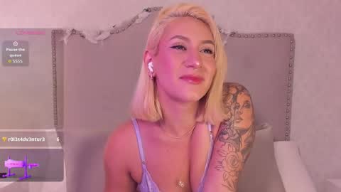 EMILY ROBERTS online show from 3, 11, 2025