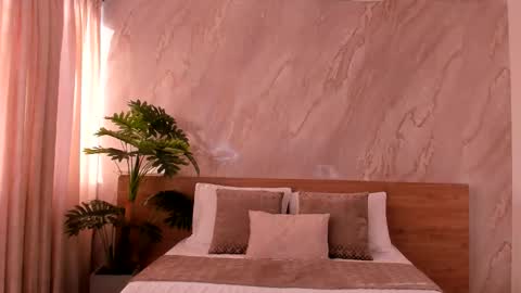 Snapshot of emiily_smile chatting on 14, 12, 2025 Emily online show from 14, 12, 2025