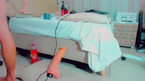 Snapshot of emiilysaenzz chatting on 31, 1, 2025 EmillySaenz online show from 31, 1, 2025