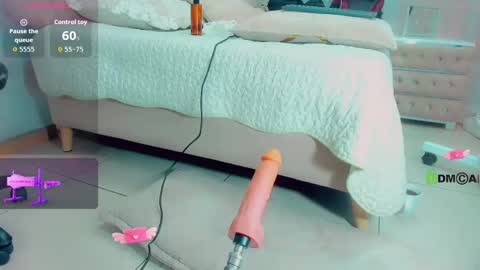 Snapshot of emiilysaenzz chatting on 23, 10, 2025 EmillySaenz online show from 23, 10, 2025