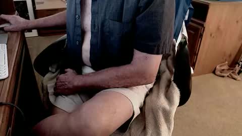 Snapshot of emil_karpo chatting on 28, 10, 2025 Terrance1st online show from 28, 10, 2025