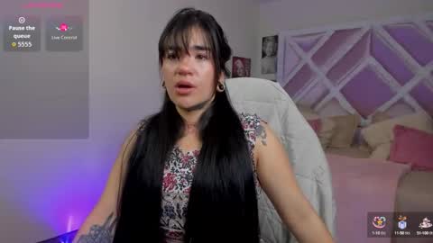 emilayton_ online show from 17, 9, 2025