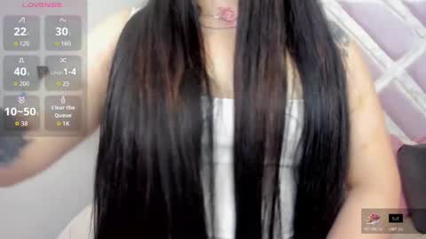 emilayton_ online show from 18, 10, 2025